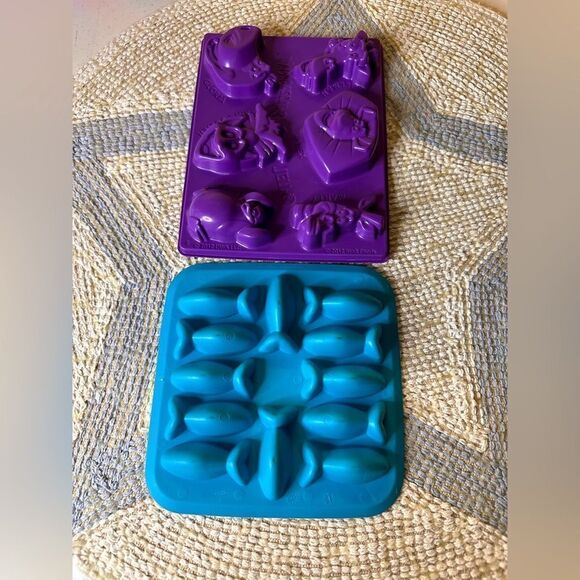 Silicone molds for baking and candy making - Picture 1 of 3